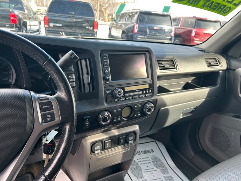 Honda Ridgeline RTL w/ Leather and Navigation 2012