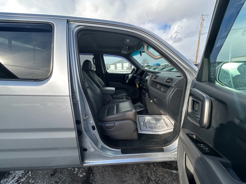 Honda Ridgeline RTL w/ Leather and Navigation 2012