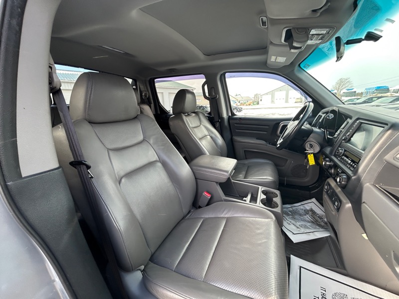 Honda Ridgeline RTL w/ Leather and Navigation 2012