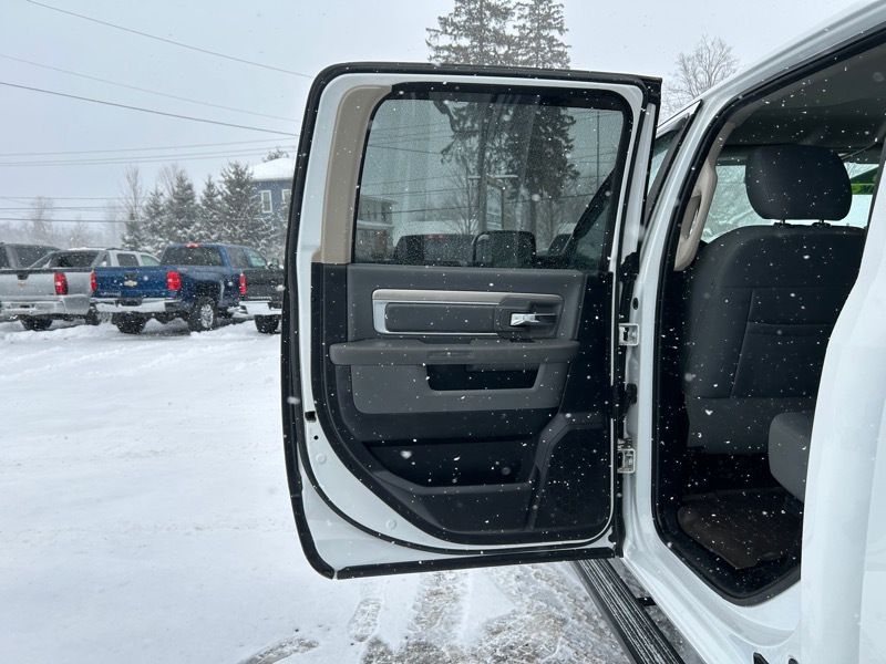 RAM 3500 SLT Crew Cab SWB 4WD 2015