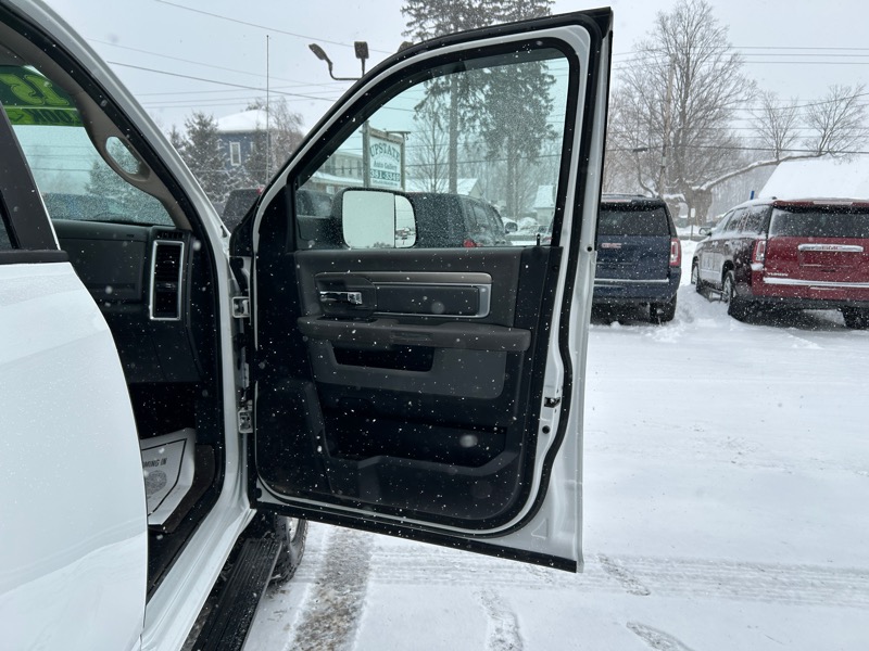 RAM 3500 SLT Crew Cab SWB 4WD 2015