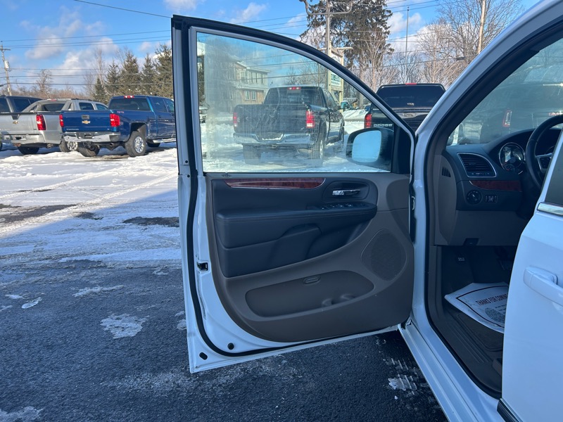 Chrysler Town & Country Touring 2016