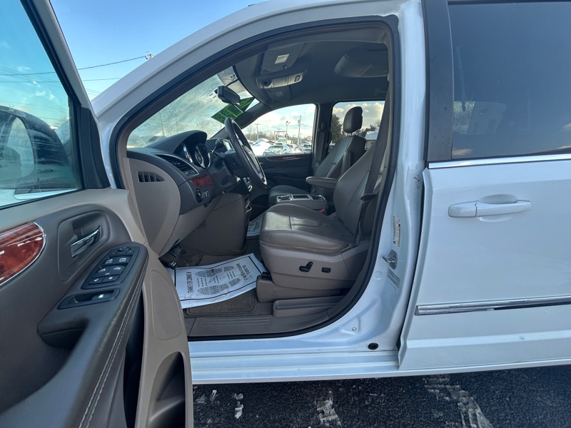 Chrysler Town & Country Touring 2016