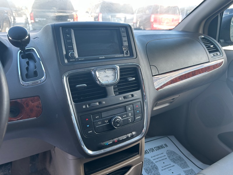 Chrysler Town & Country Touring 2016