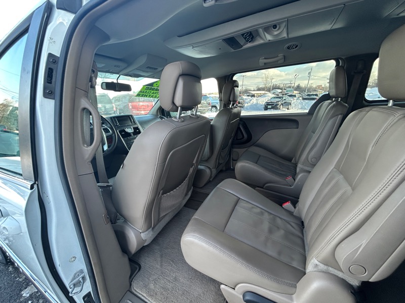 Chrysler Town & Country Touring 2016