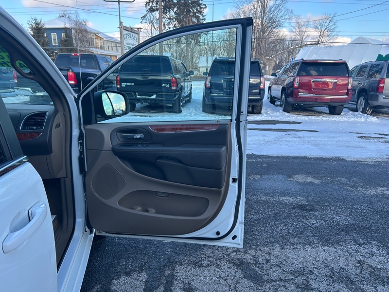 Chrysler Town & Country Touring 2016