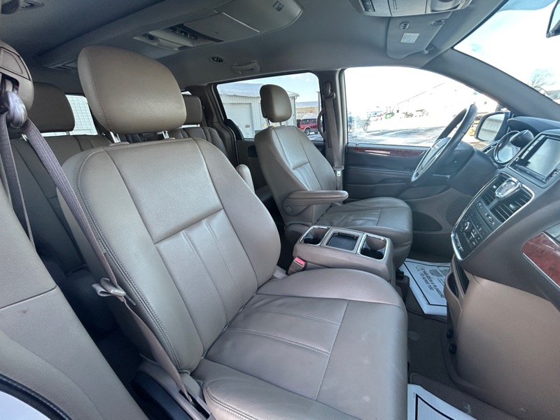 Chrysler Town & Country Touring 2016