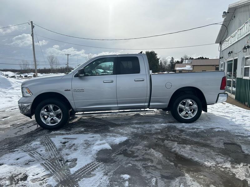 RAM 1500 SLT Quad Cab 4WD 2016