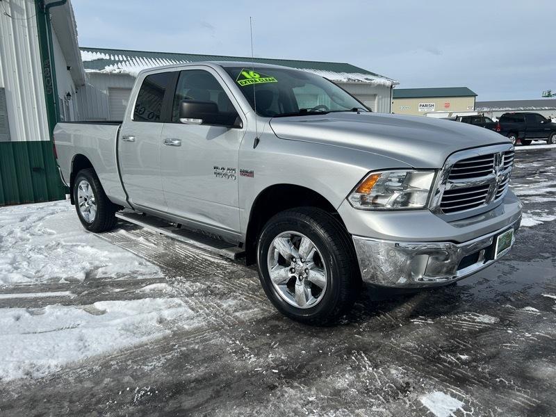 RAM 1500 SLT Quad Cab 4WD 2016