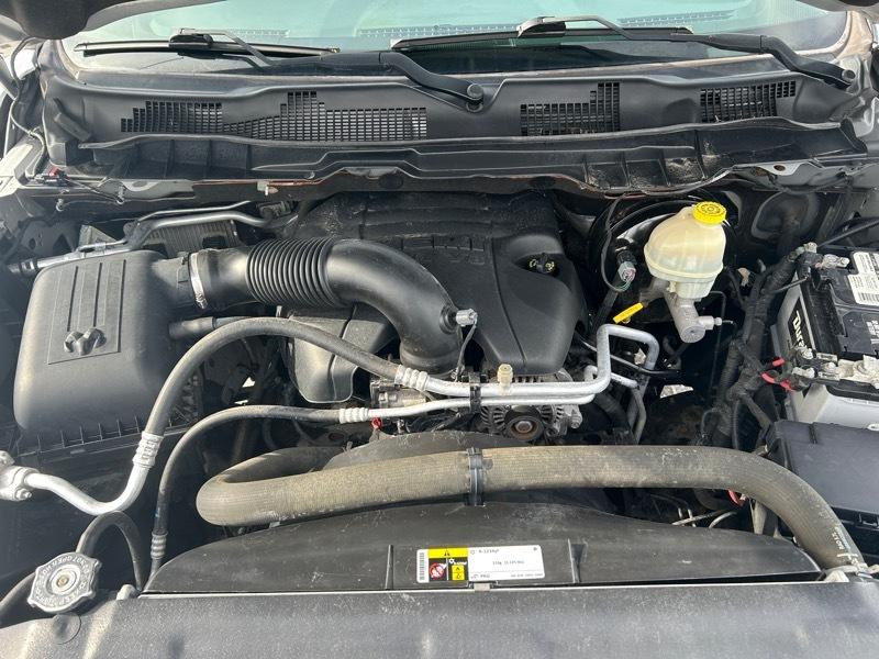 RAM 1500 SLT Quad Cab 4WD 2016