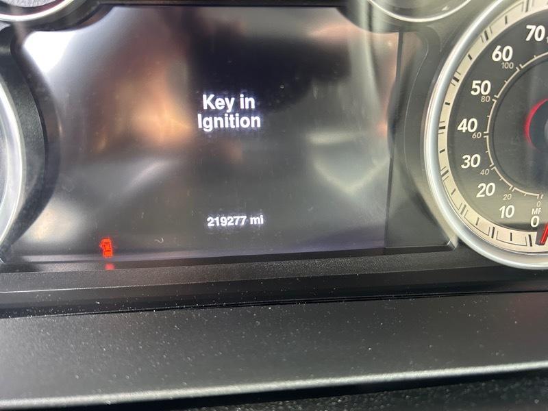 RAM 1500 SLT Quad Cab 4WD 2016