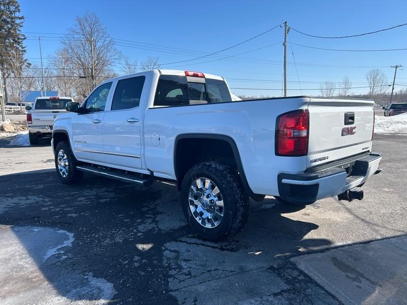 GMC Sierra 2500HD Denali Crew Cab 4WD 2015