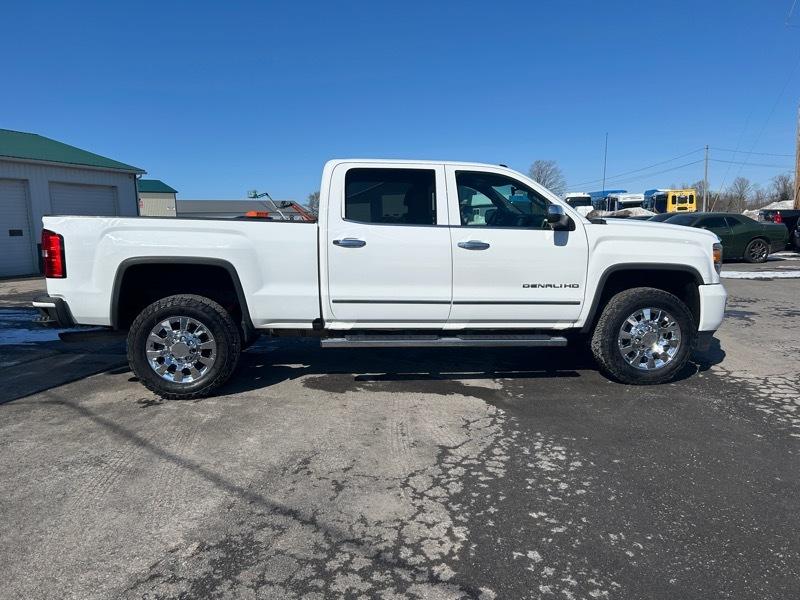 GMC Sierra 2500HD Denali Crew Cab 4WD 2015