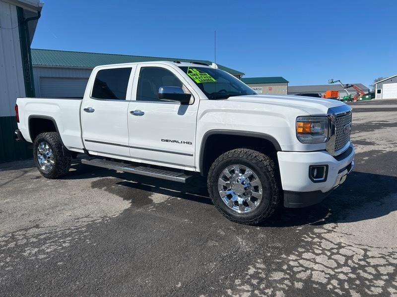 GMC Sierra 2500HD Denali Crew Cab 4WD 2015