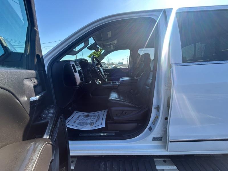 GMC Sierra 2500HD Denali Crew Cab 4WD 2015