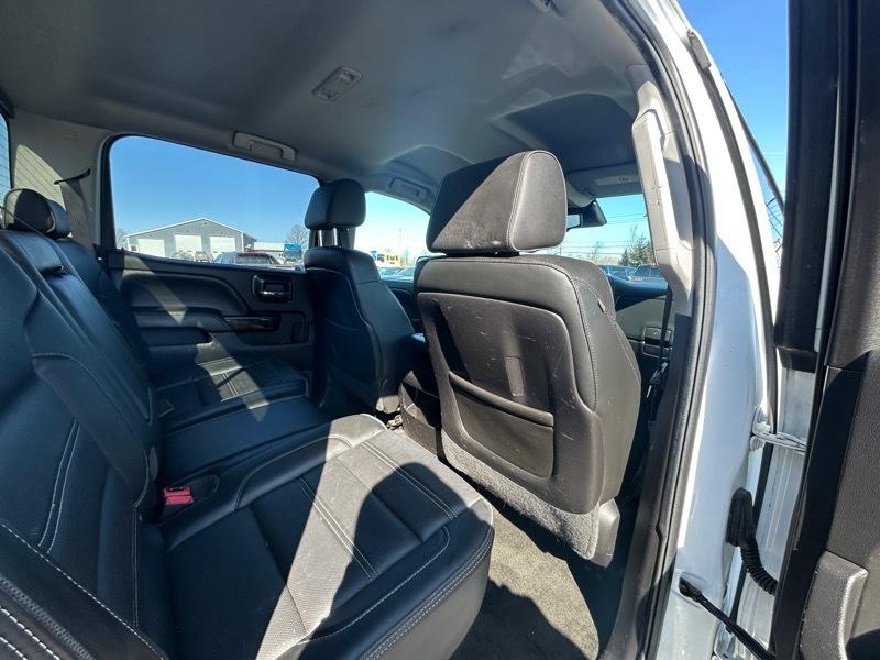 GMC Sierra 2500HD Denali Crew Cab 4WD 2015