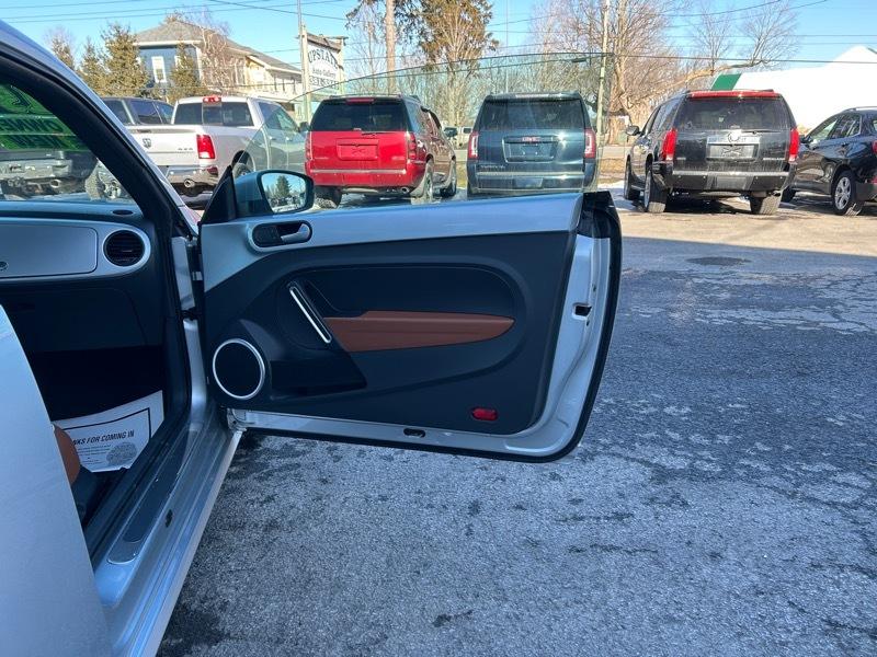 Volkswagen Beetle 1.8T Classic 2015