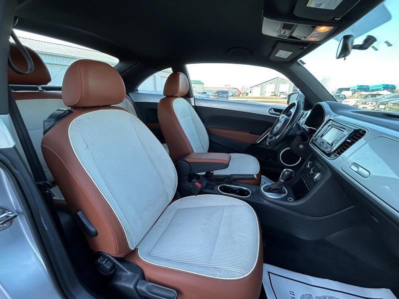 Volkswagen Beetle 1.8T Classic 2015