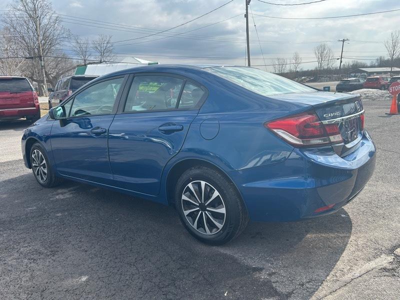 Honda Civic LX Sedan 5-Speed MT 2015