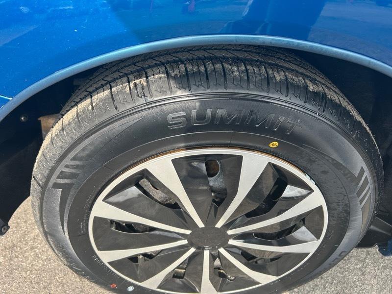 Honda Civic LX Sedan 5-Speed MT 2015