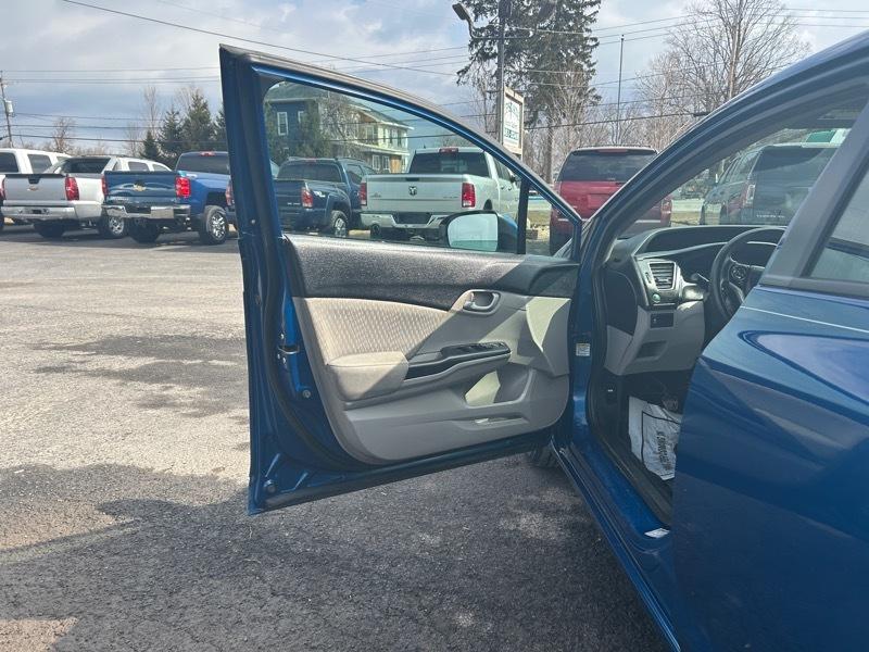 Honda Civic LX Sedan 5-Speed MT 2015