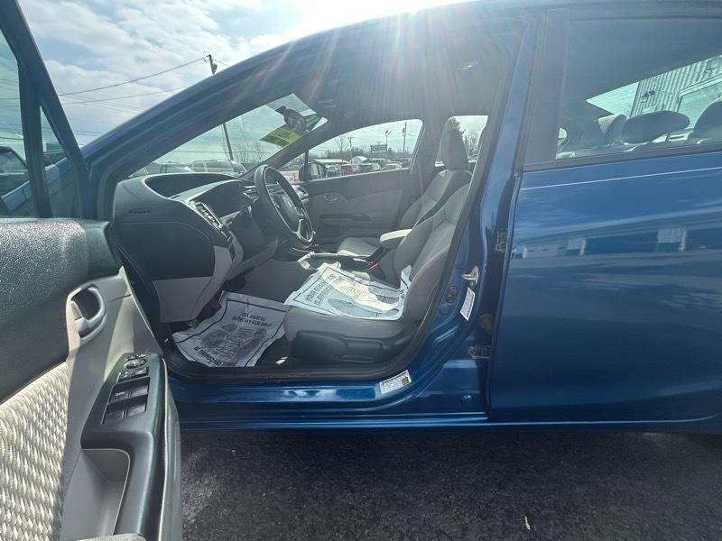 Honda Civic LX Sedan 5-Speed MT 2015