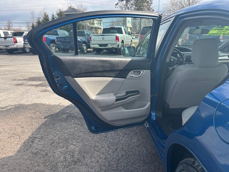 Honda Civic LX Sedan 5-Speed MT 2015