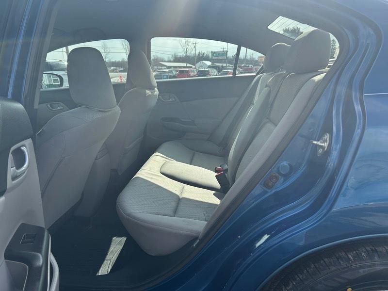 Honda Civic LX Sedan 5-Speed MT 2015