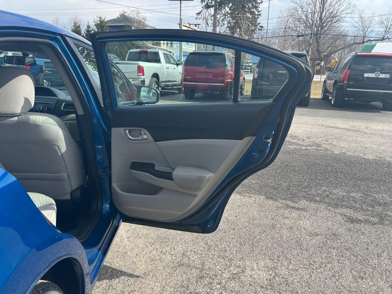 Honda Civic LX Sedan 5-Speed MT 2015