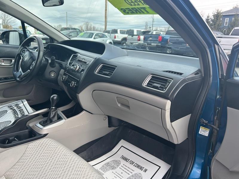 Honda Civic LX Sedan 5-Speed MT 2015