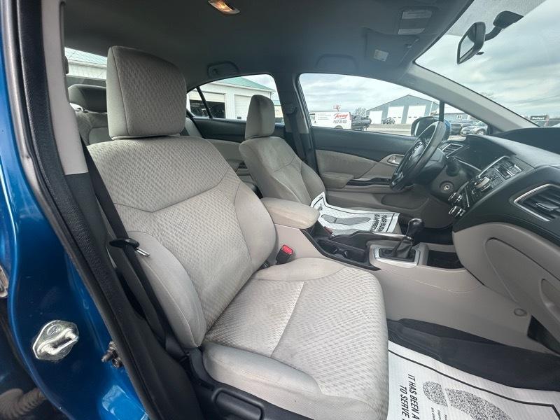 Honda Civic LX Sedan 5-Speed MT 2015