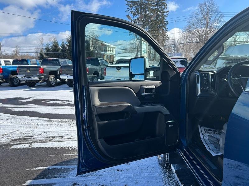 Chevrolet Silverado 3500HD LTZ Crew Cab 4WD 2017