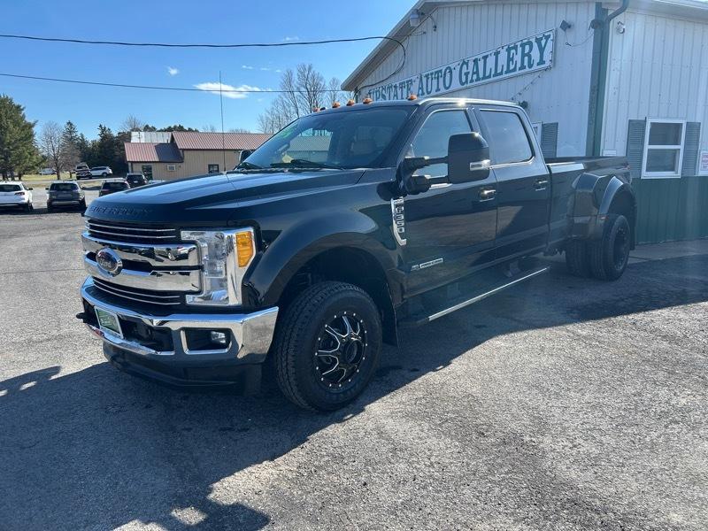 Ford F-350 SD Lariat Crew Cab Long Bed DRW 4WD 2017