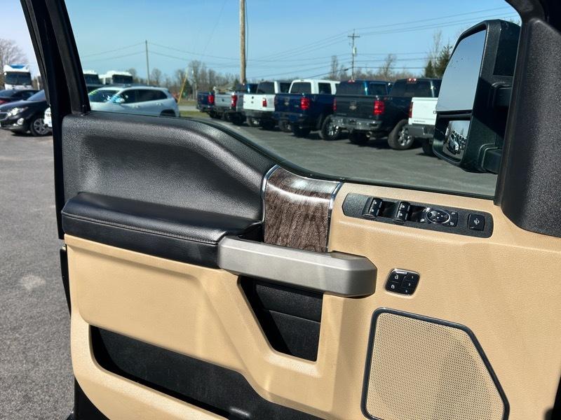 Ford F-350 SD Lariat Crew Cab Long Bed DRW 4WD 2017