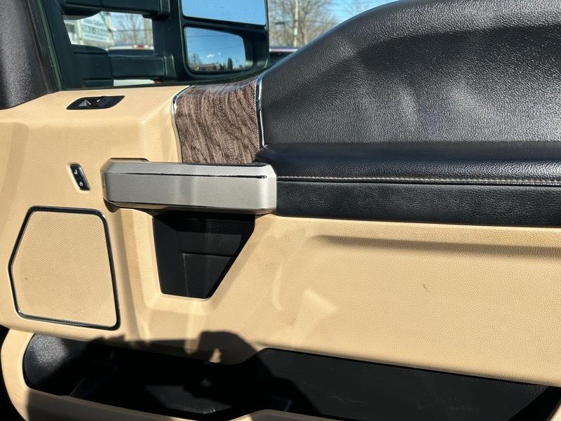 Ford F-350 SD Lariat Crew Cab Long Bed DRW 4WD 2017