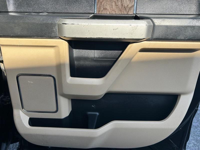 Ford F-350 SD Lariat Crew Cab Long Bed DRW 4WD 2017