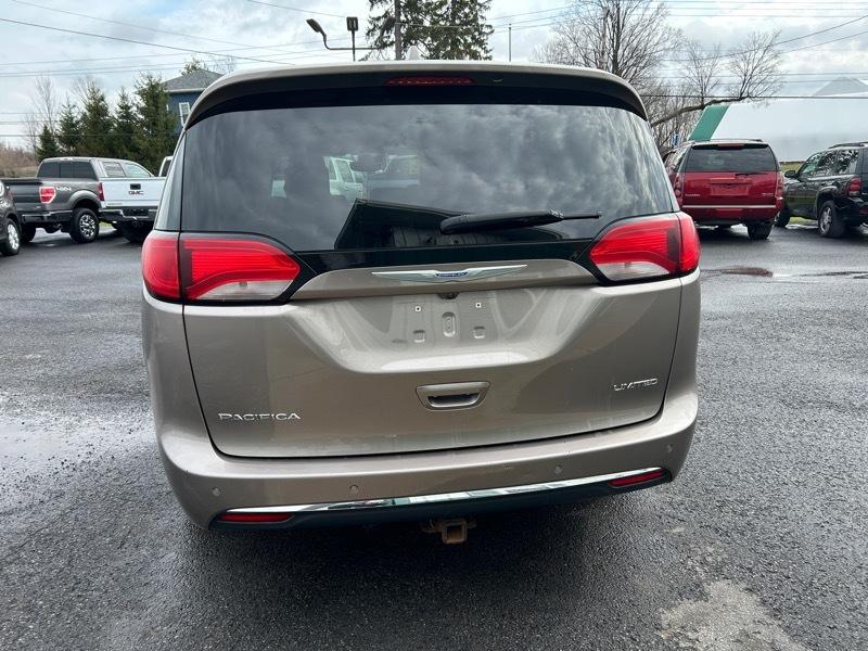Chrysler Pacifica Limited 2018