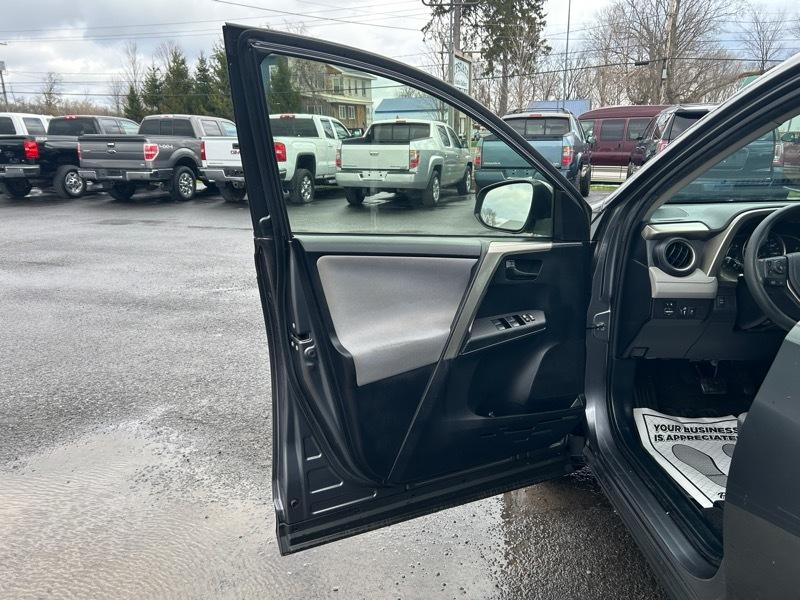 Toyota RAV4 LE AWD 2014