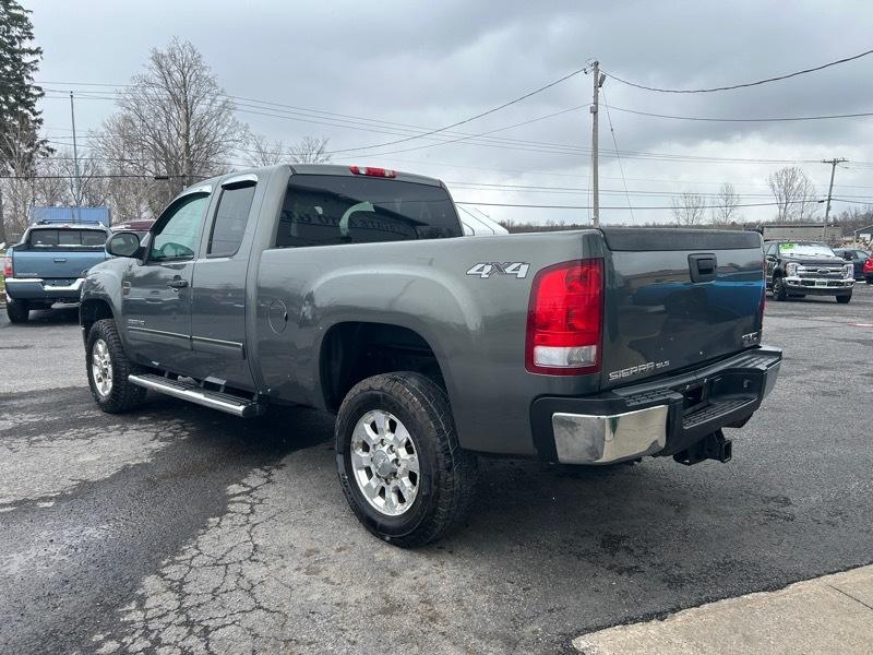 GMC Sierra 2500HD SLE Ext. Cab 4WD 2011