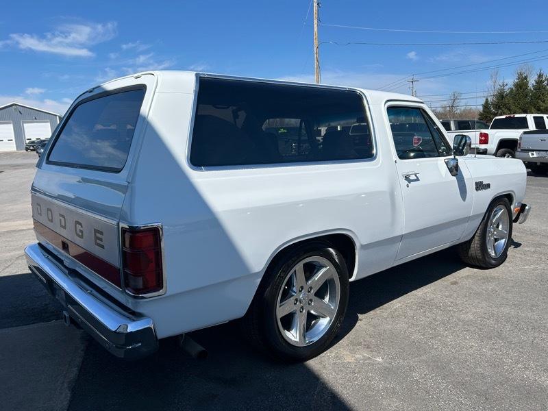 Dodge Ram Charger 2WD 1992