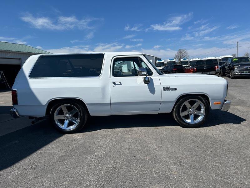 Dodge Ram Charger 2WD 1992