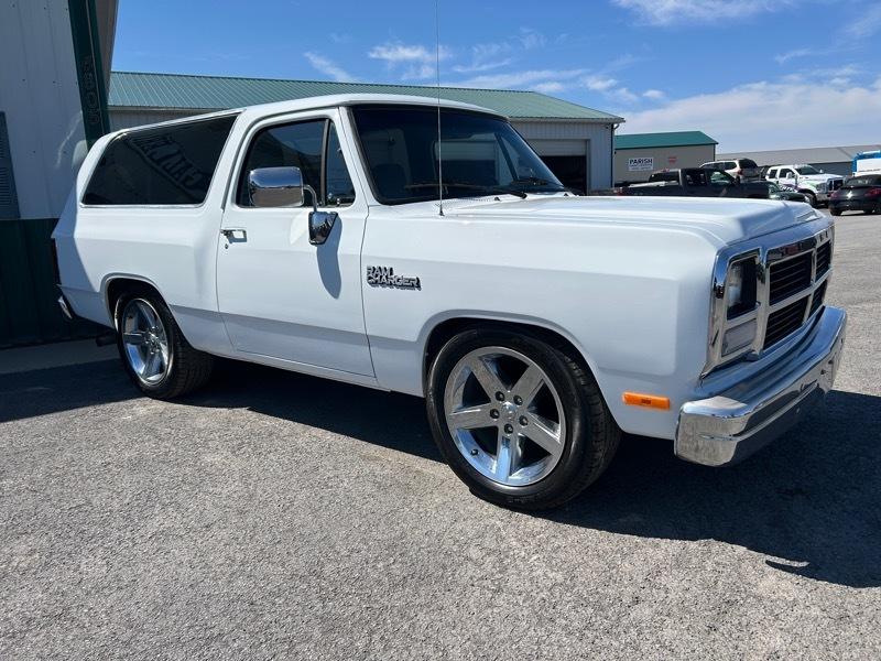 Dodge Ram Charger 2WD 1992