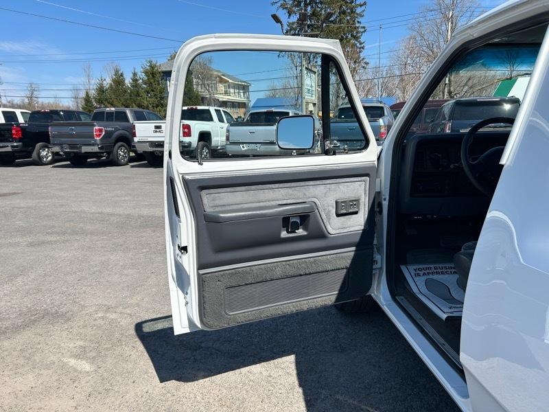 Dodge Ram Charger 2WD 1992