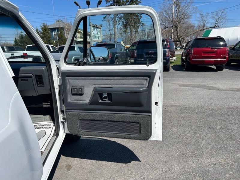 Dodge Ram Charger 2WD 1992