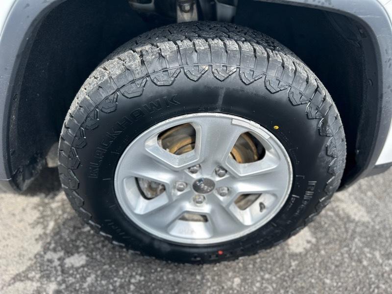 Jeep Grand Cherokee Laredo 4WD 2017