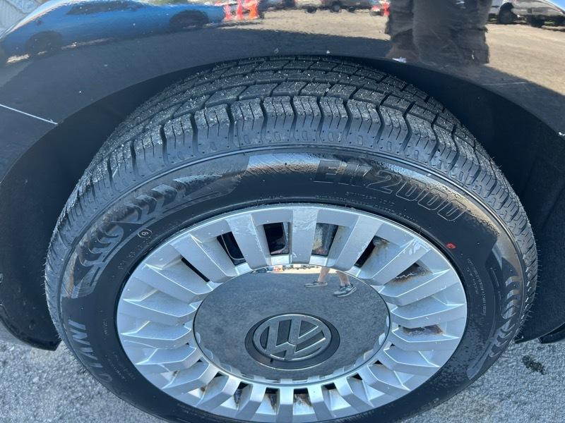 Volkswagen Beetle 1.8T PZEV Convertible 2016