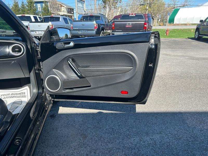 Volkswagen Beetle 1.8T PZEV Convertible 2016