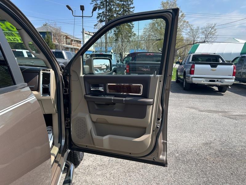 Dodge Ram 1500 SLT Crew Cab 4WD 2009