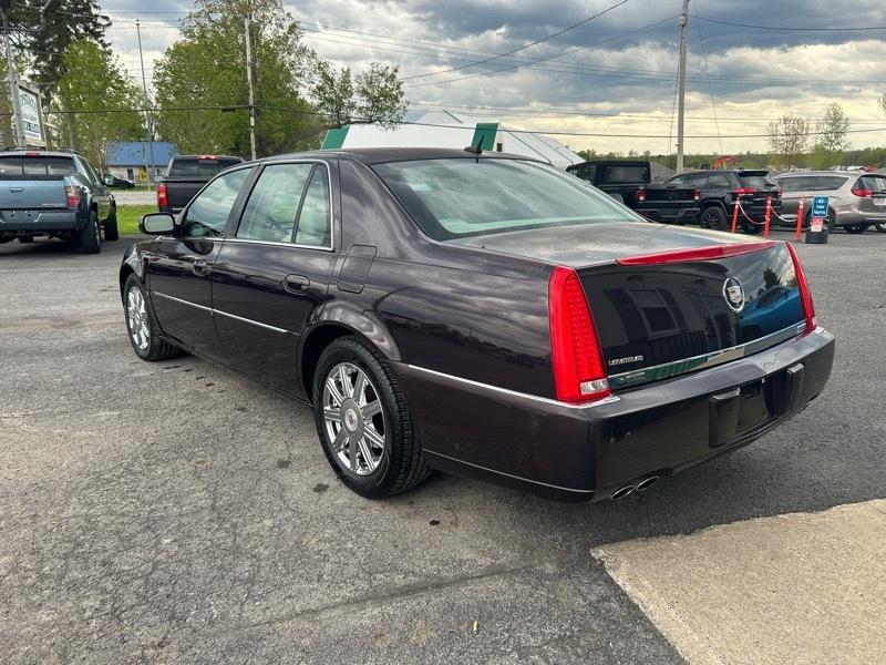 Cadillac DTS Base 2008
