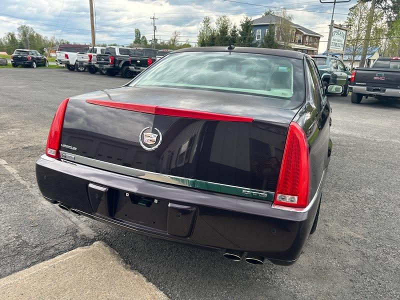 Cadillac DTS Base 2008